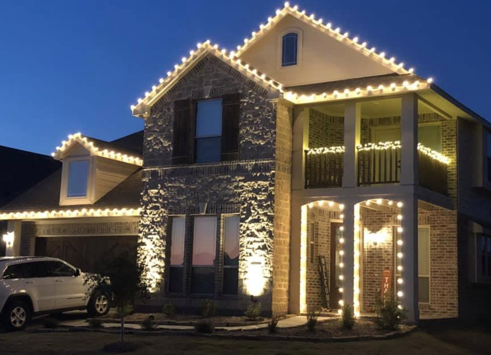 this image shows Christmas lights installation in Auburn, CA