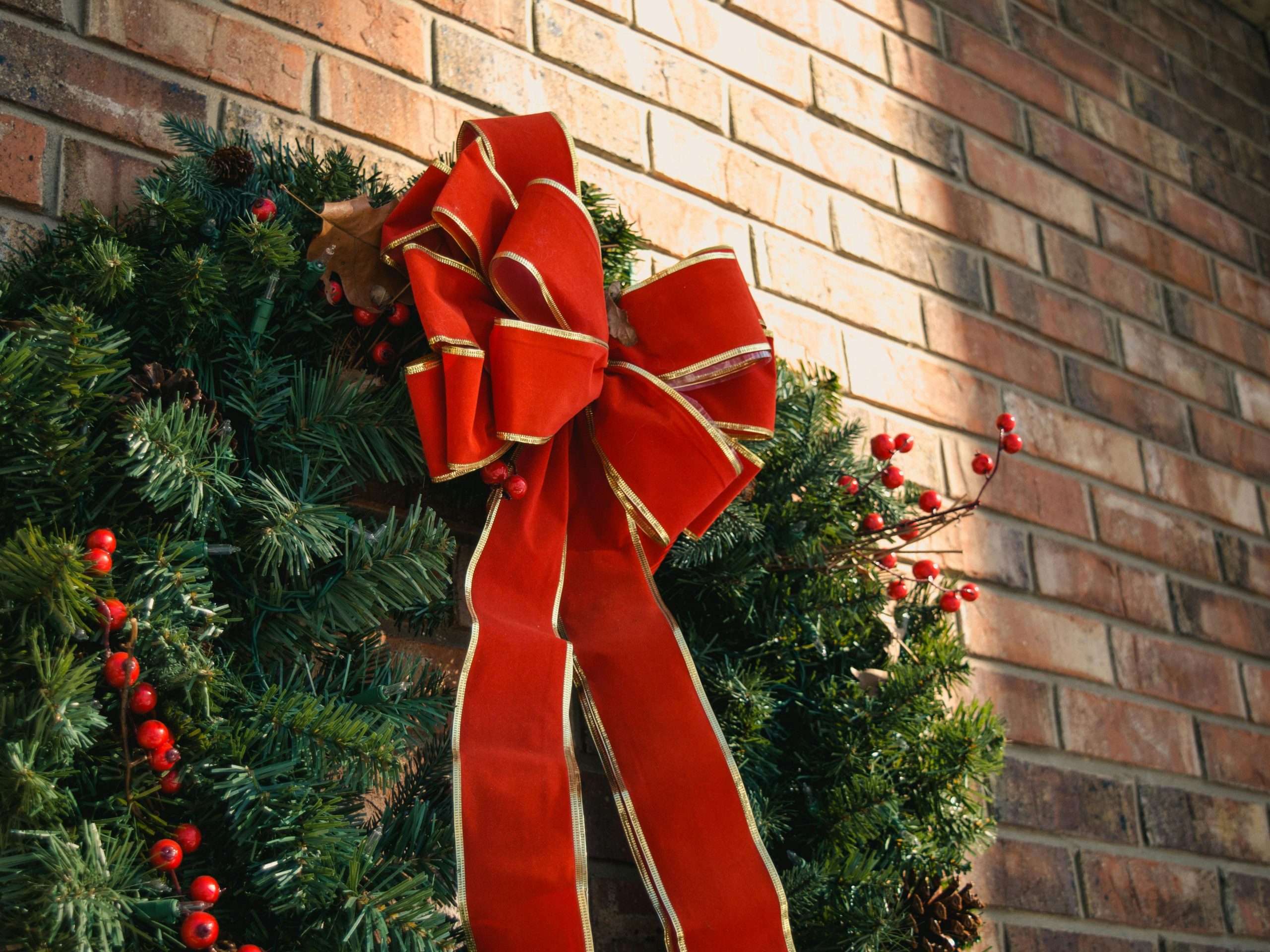 christmas-wreath-Roseville this image shows Christmas wreath hanging in Roseville, CA